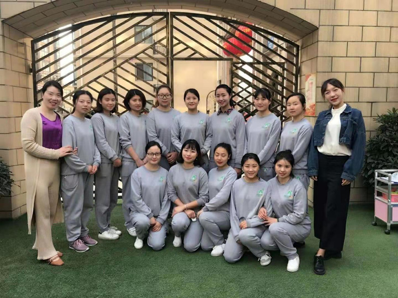 她携手跨世纪4年，创办高品质混龄幼儿园